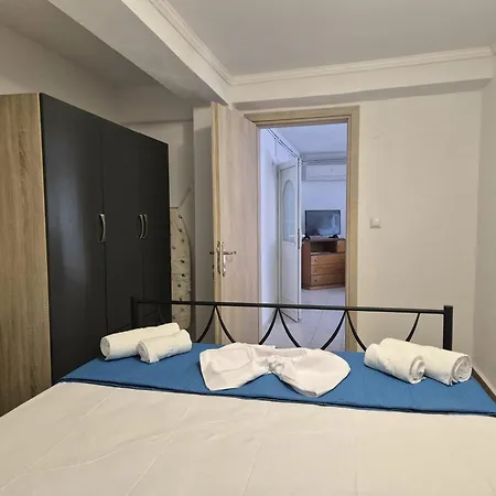 Rafaelia Apartment *